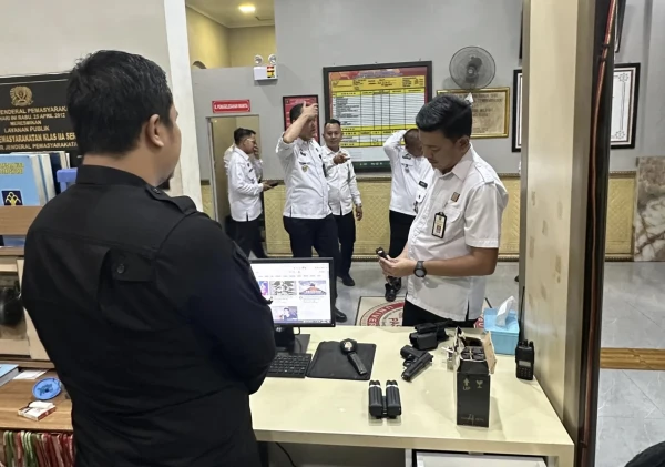 Lapas Kelas IIA Serang Gelar Pengecekan dan Pemeliharaan Rutin Senjata Api