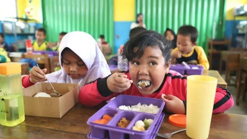 Pemkot Tangerang Lanjutkan Program Makan Bergizi Gratis di SDN Cipete 1