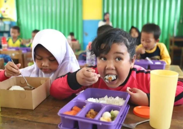 Pemkot Tangerang Lanjutkan Program Makan Bergizi Gratis di SDN Cipete 1