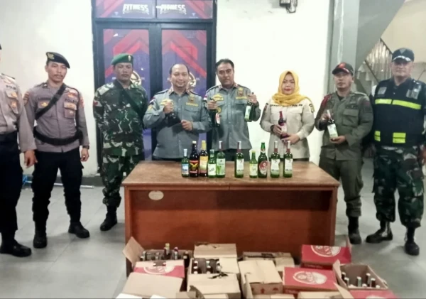 Satpol PP Tangerang Amankan 246 Botol Miras dalam Operasi Penegakan Perda