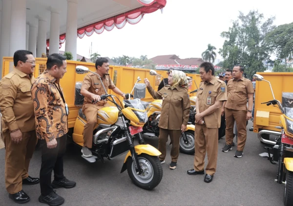 Pemkab Serang Terima 22 Kendaraan Pengangkut Sampah Hibah CSR Bank bjb untuk Pengelolaan Sampah Desa