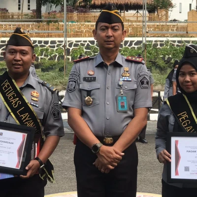 Lapas Cilegon Anugerahkan Penghargaan Pegawai Teladan dan Pelayanan Terbaik Periode Agustus 2024