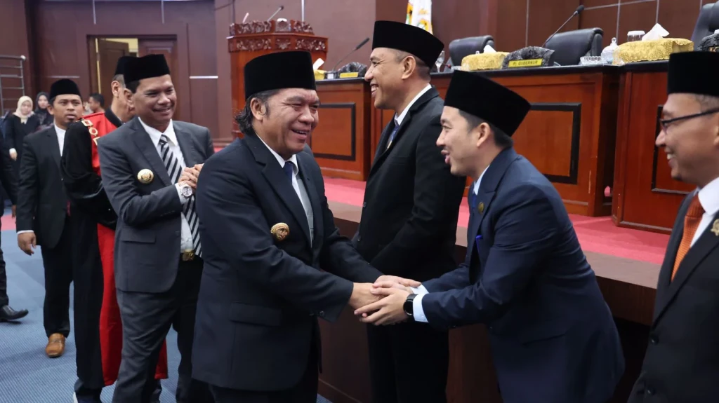 Al Muktabar Hadiri Pengukuhan Pimpinan DPRD Kota Serang, Tekankan Peningkatan Kesejahteraan Rakyat
