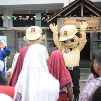 Tagana Kota Tangerang Gelar Edukasi Mitigasi Bencana di Sekolah Lewat Program Tagana Masuk Sekolah