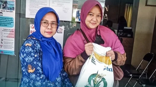 801 KPM di Cipadu Jaya Terima Bantuan Beras 10 Kilogram dari Pemerintah