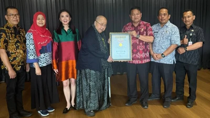 Pemkot Tangerang Cetak Rekor MURI di Wisuda Perdana Program Pelajar Tangerang Mengaji