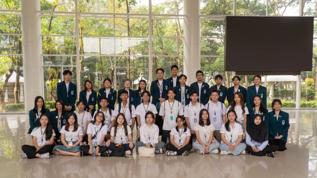 UMN Rayakan HUT ke-18 dengan Aksi Sosial di Panti Anugrah Usia Emas