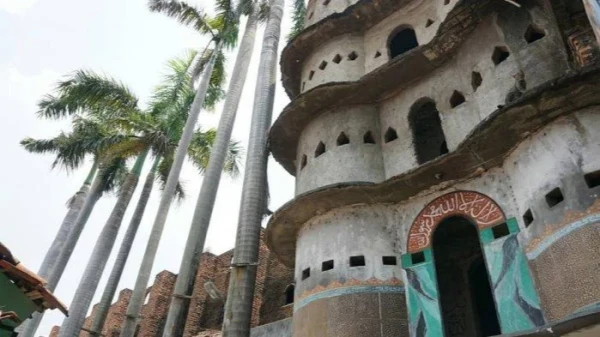 Masjid Pintu Seribu, Destinasi Wisata Religi dengan Arsitektur Unik di Kota Tangerang