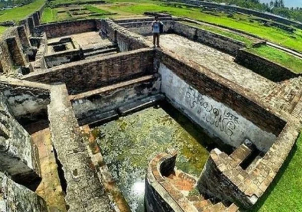 Keraton Surosowan: Jejak Kemegahan Sejarah Banten