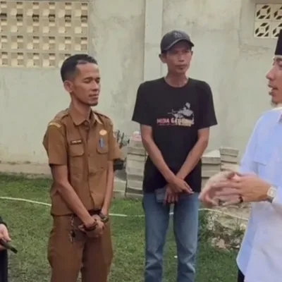 Polemik Meja Rusak di SDN 2 Pasir Tangkil: Wali Murid Terpaksa Ganti, Bupati Lebak Turun Tangan