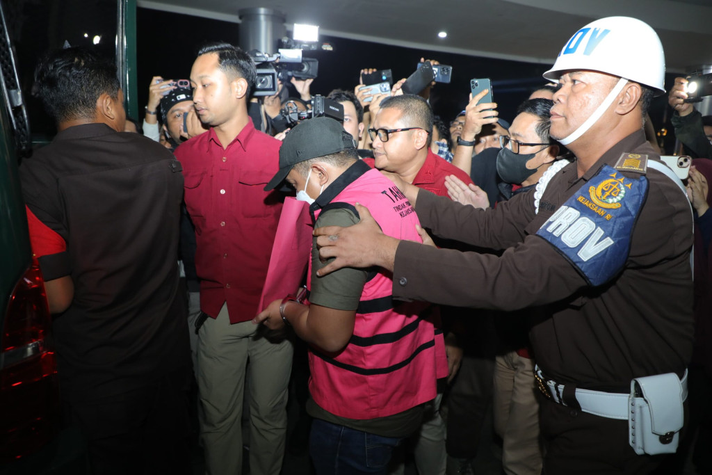 Ketua Tim Cyber Army Ditangkap, Diduga Ganggu Penanganan Tiga Perkara Besar Korupsi