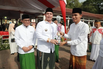 Ribuan Santri Padati Alun-Alun Serang, Peringatan Hari Santri 2025 Jadi Momen Kolaborasi Pemerintah dan Pesantren