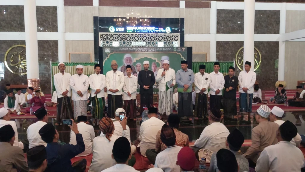 Ribuan Jemaah Padati Masjid Agung Ats-Tsauroh, M3CB Kukuhkan Pengurus dan Gaungkan Semangat Keislaman di Kota Serang