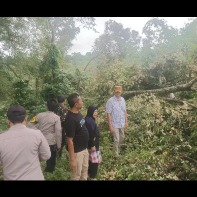 CAMAT MANCAK SIGAP TANGANI BENCANA DI DESA WINONG