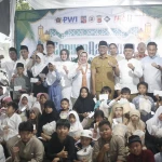 PWI Kota Bogor Santuni 200 Yatim dan Dhuafa, Walikota Apresiasi Konsistensi Program Sosial
