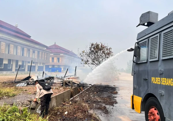 Warung Terbakar di Puspemkab Serang, Polisi Kerahkan Mobil AWC