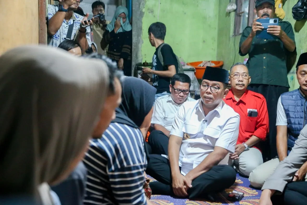 Jenazah Surakman Teridentifikasi, Gubernur Andra Soni Takziah ke Rumah Duka