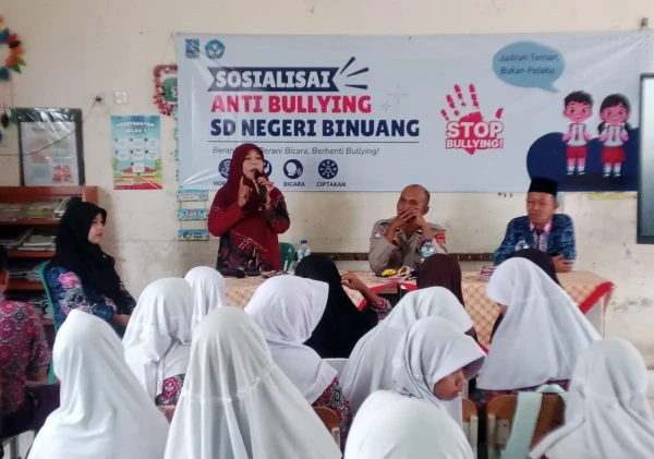 Cegah Bullying Sejak Dini, Polsek Carenang Edukasi Siswa SDN Binuang