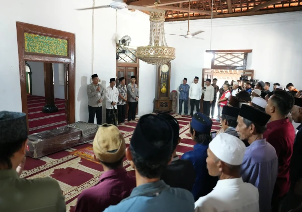 Setelah Ditemukan di Bengkulu, Jenazah Surakman Akhirnya Dimakamkan di Carita
