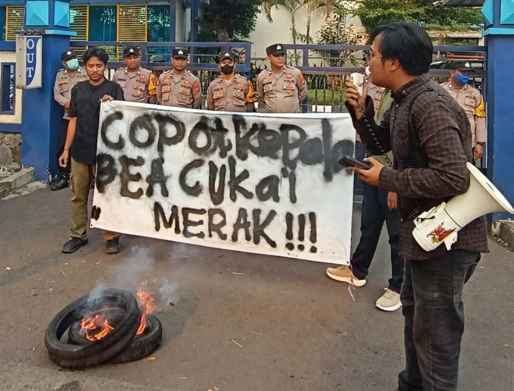 Bongkar Sampai Akar! Mahasiswa Soroti 52 Juta Batang Rokok Ilegal di Merak