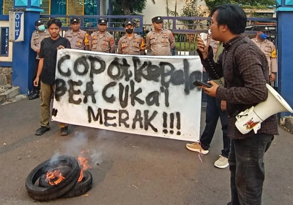 Bongkar Sampai Akar! Mahasiswa Soroti 52 Juta Batang Rokok Ilegal di Merak