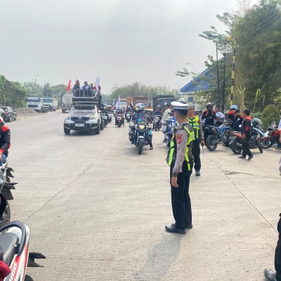 Kapolsek Cikande Pimpin Langsung Pengamanan Ratusan Buruh Menuju KP3B