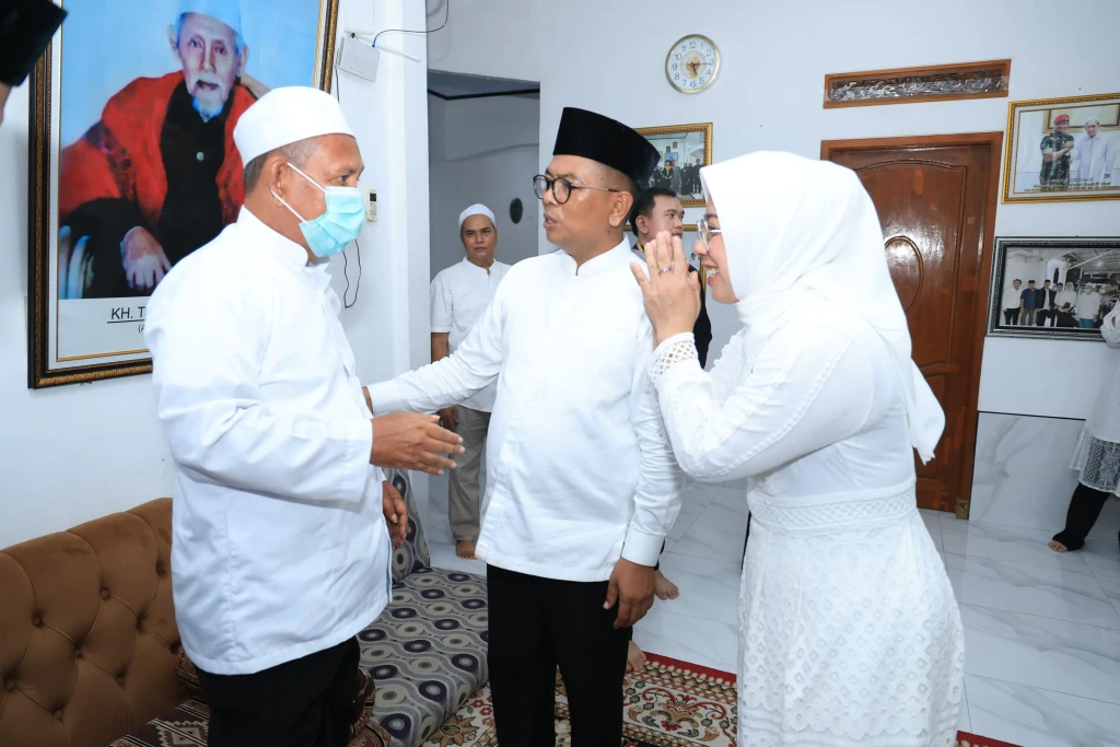 Jelang HUT ke-26 Banten, Andra Soni Silaturahmi dan Minta Doa Ulama