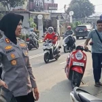 Sigap dan Peduli, Kapolres Lebak Berhenti Bantu Korban Kecelakaan di Jalan Siliwangi