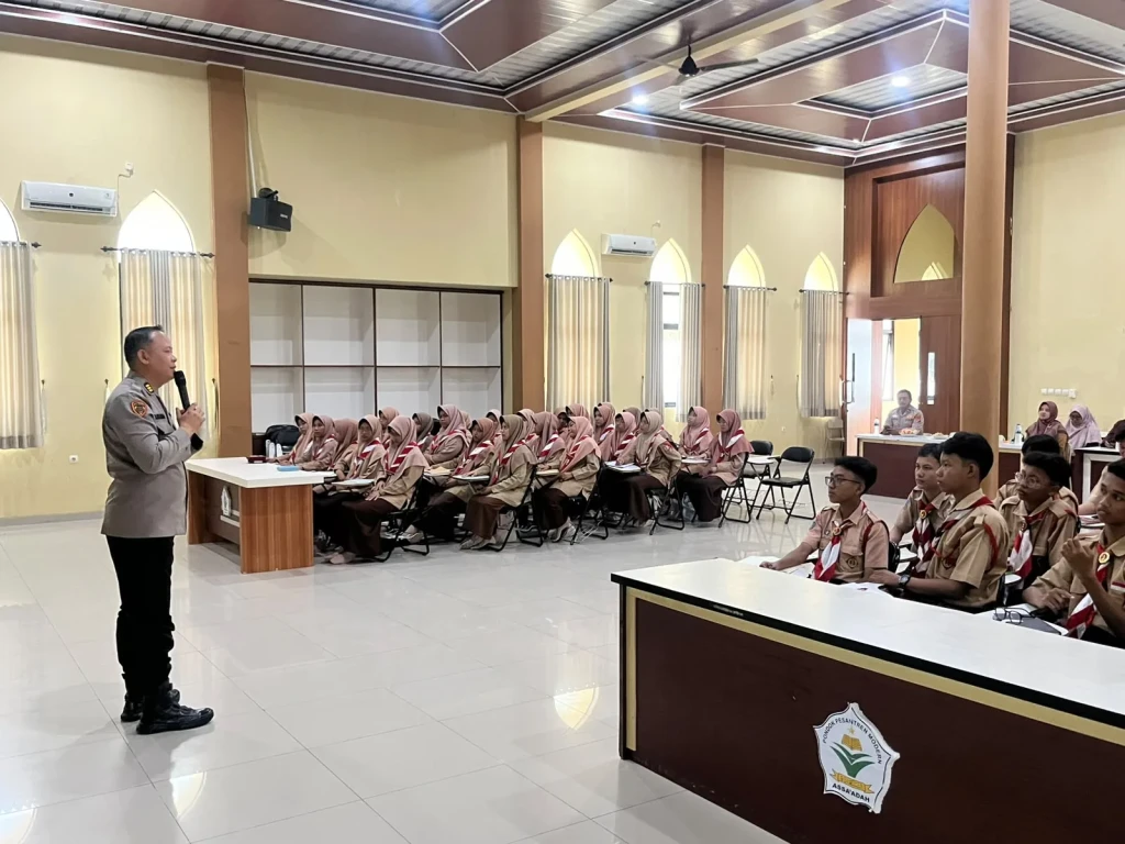 50 Santri Ponpes Assa’adah Dibekali Informasi SPMB SMA Kemala Taruna Bhayangkara