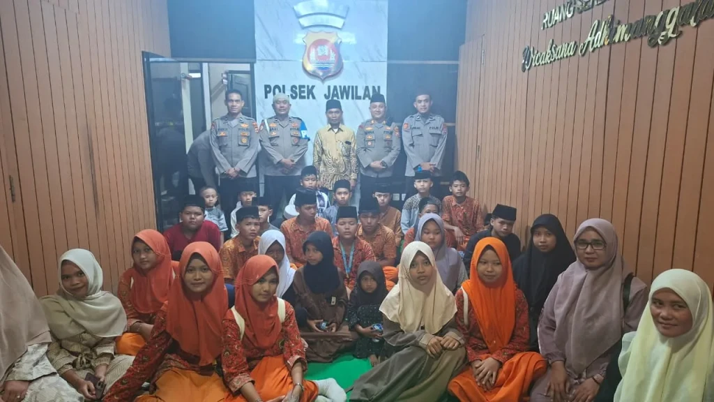 Berbagi Berkah, Polsek Jawilan Gelar Pengajian dan Santuni 50 Anak Yatim-Piatu