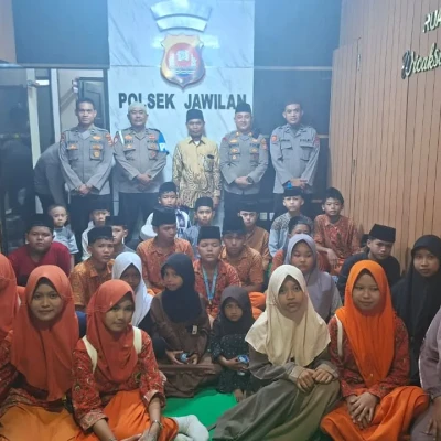 Berbagi Berkah, Polsek Jawilan Gelar Pengajian dan Santuni 50 Anak Yatim-Piatu