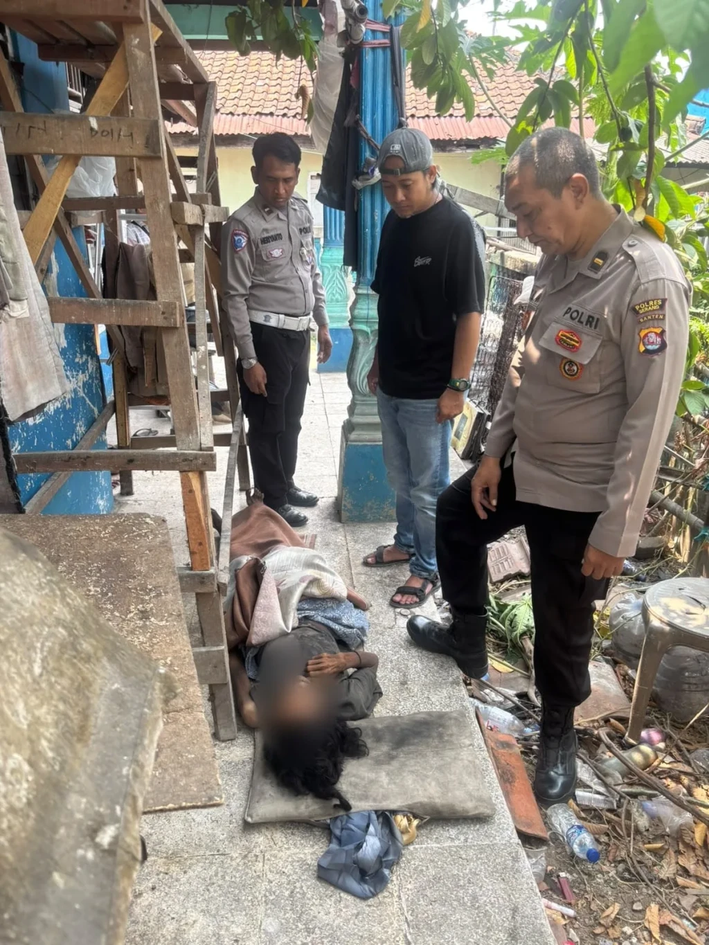 Pria Tanpa Identitas Ditemukan Meninggal di Teras Rumah Warga Ciruas
