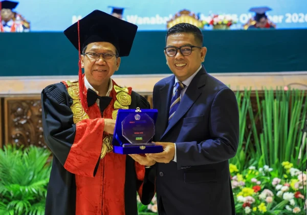 Andra Soni Ceritakan Perjuangan Kuliah hingga Jadi Gubernur Banten