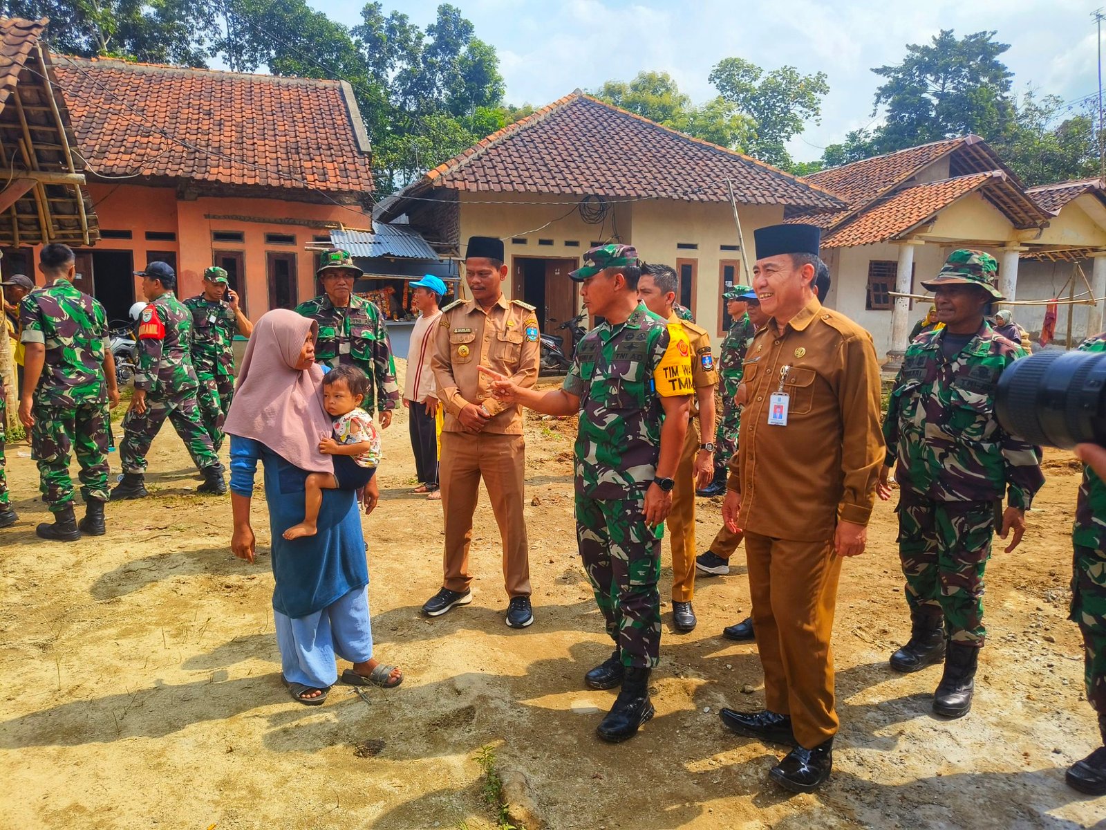 Kunjungan Kerja Asrena Kasad ke TMMD Ke