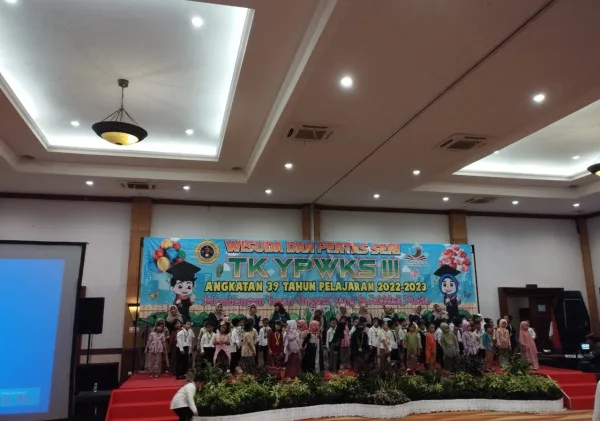 Pelepasan TK YPWKS III Kota Cilegon, Membangun Insan Unggul Yang Berakhlak Mulia.