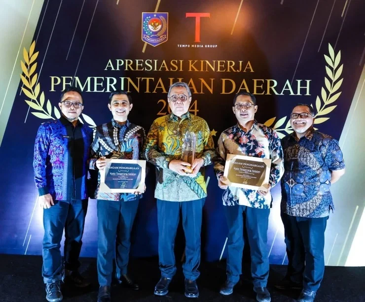 Pemkot Tangsel Raih Dua Penghargaan Bergengsi dari Kemendagri dan Tempo Media Group