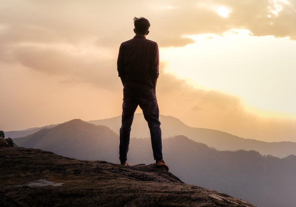 5 Alasan Orang Sukses Sering Merasa Kesepian dan Dibenci