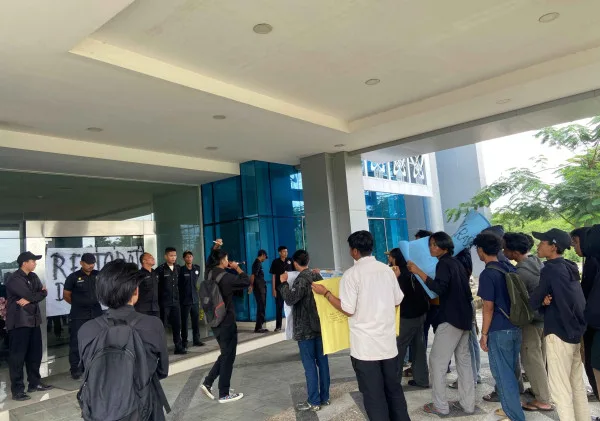 Polemik Kenaikan Uang Kuliah Tunggal (UKT) Menggema di Mahasiswa