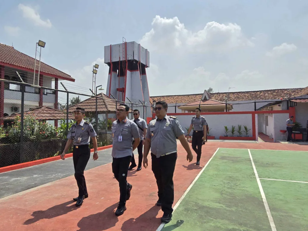 Kepala Kantor Wilayah Kemenkumham Banten, Dodot Adikoeswanto, Lakukan Kunjungan Kerja dan Pembinaan di Lapas Kelas IIA Serang