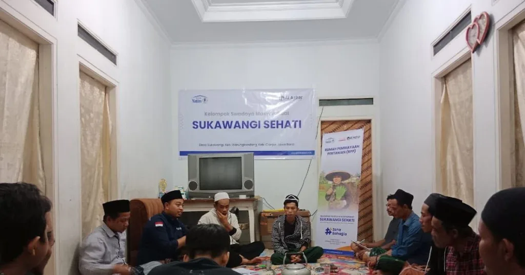 LAZ Al Azhar Gulirkan Bantuan Pembiayaan Pertanian di Desa Sukawangi Cianjur