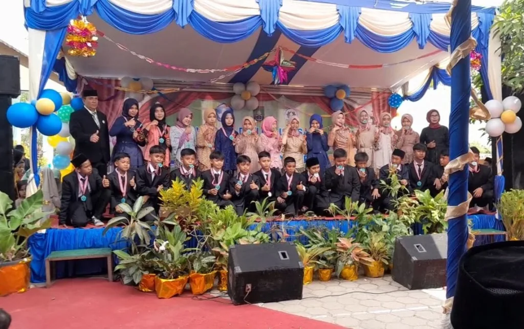 SD Negeri Taman Baru 1 Kota Cilegon Gelar Pelepasan Siswa.