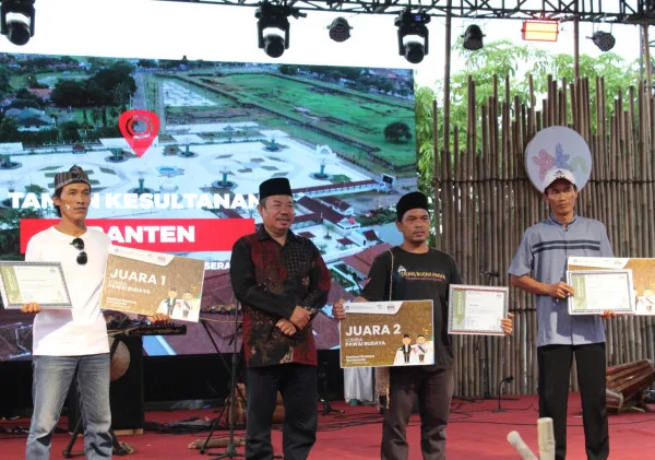 PENUH HARAPAN, FESTIVAL BUDAYA SUROSOWAN KENALKAN KEKAYAAN BUDAYA BANTEN