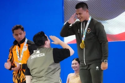 Aksi Letda TNI Rizki Juniansyah di Thailand Bikin Dunia Tercengang, Emas SEA Games 2025 dan Rekor Dunia Berhasil Disabet
