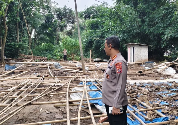 Polda Banten Ratakan Arena Perjudian Ayam Terbesar di Serang