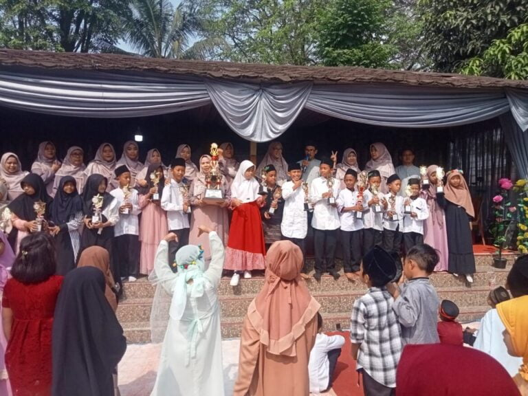 UPT SDN Gabus 3 Gelar Pelepasan Siswa/i Kelas VI & Kenaikan Kelas 1 – 5 di Meriahkan Pentas Seni