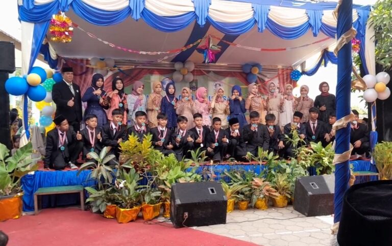 SD Negeri Taman Baru 1 Kota Cilegon Gelar Pelepasan Siswa.