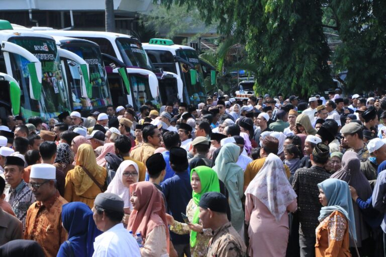 Tangis Haru Kepulangan Ratusan Jamaah Haji Asal Kabupaten Serang