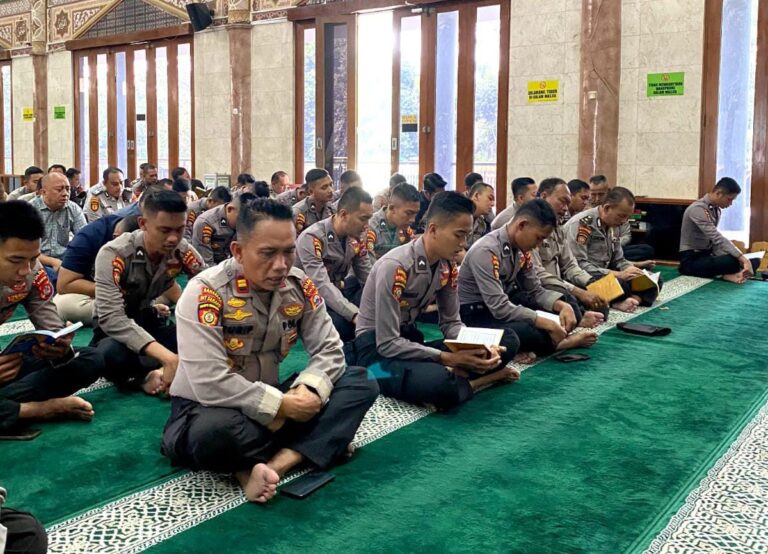 Polda Banten Gelar Pembinaan Rohani dan Mental Kepada Personel