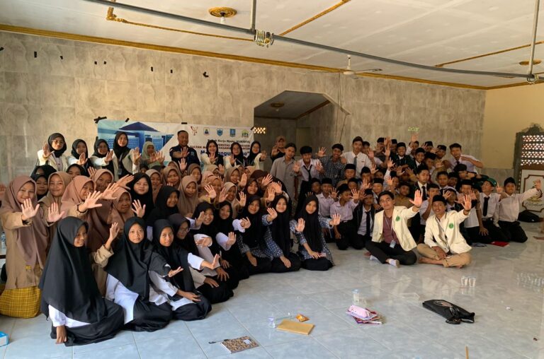 Maraknya Penyalahgunaan Narkoba, Mahasiswa Bergerak Lakukan Penyuluhan Pencegahan Penggunaan Narkoba.
