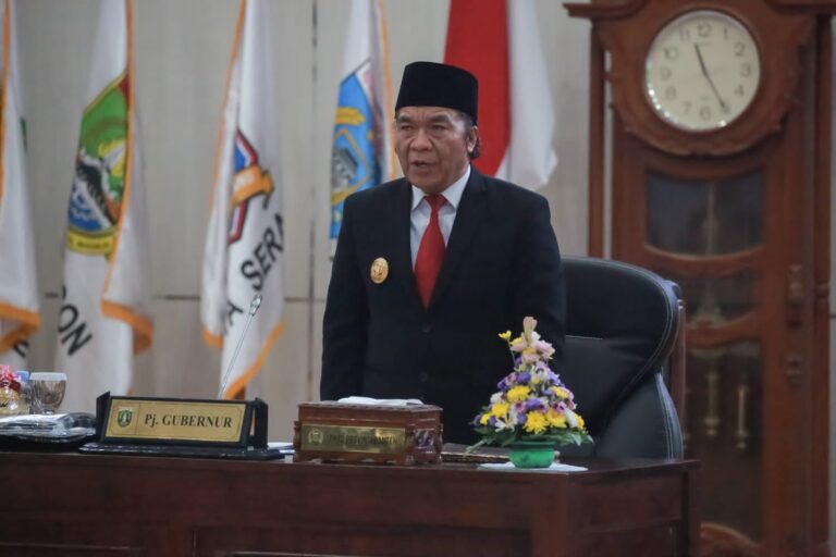 Pj Gubernur Al Muktabar Hadiri Paripurna PAW Anggota DPRD Provinsi Banten